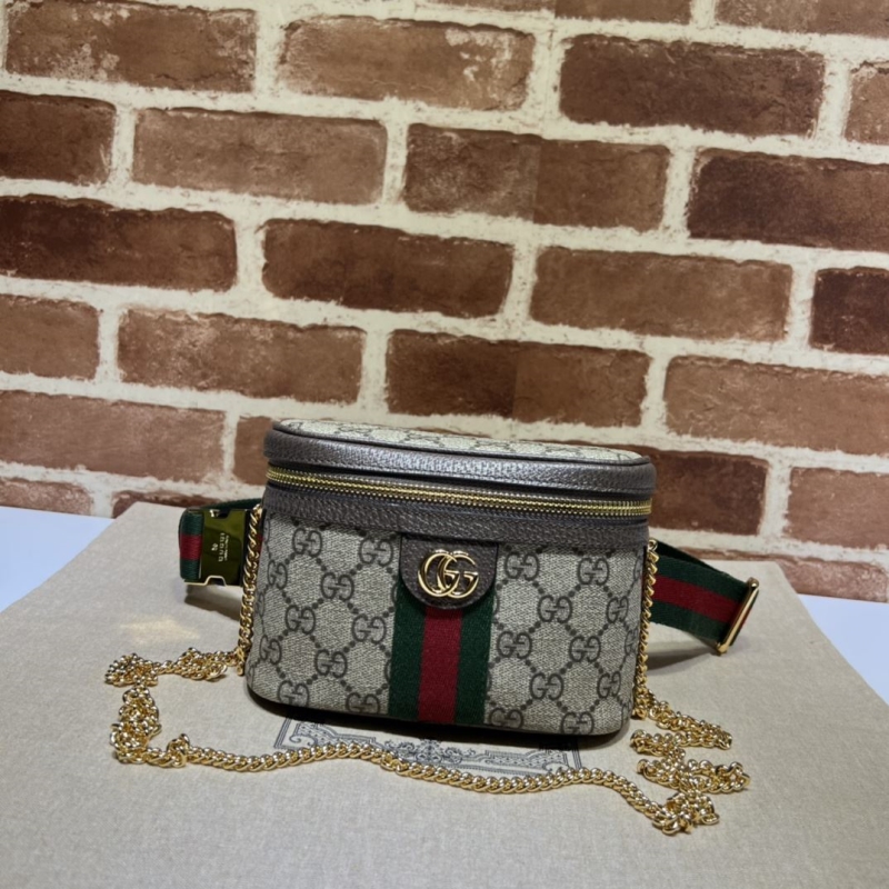 G*u*i cosmetic bags